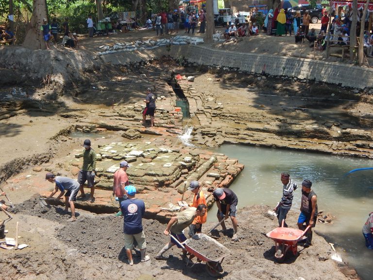 Penggalian Situs Petirtaan Sumberbeji (2)