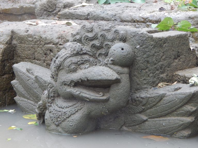 arca Garuda (1)