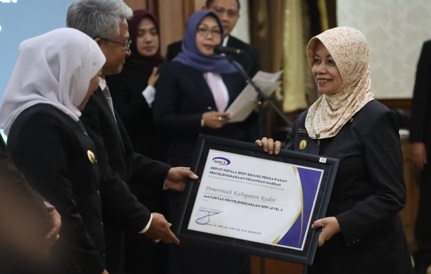 Bupati Kediri Terima Penghargaan Maturitas SPIP Level 3 dari BPKP