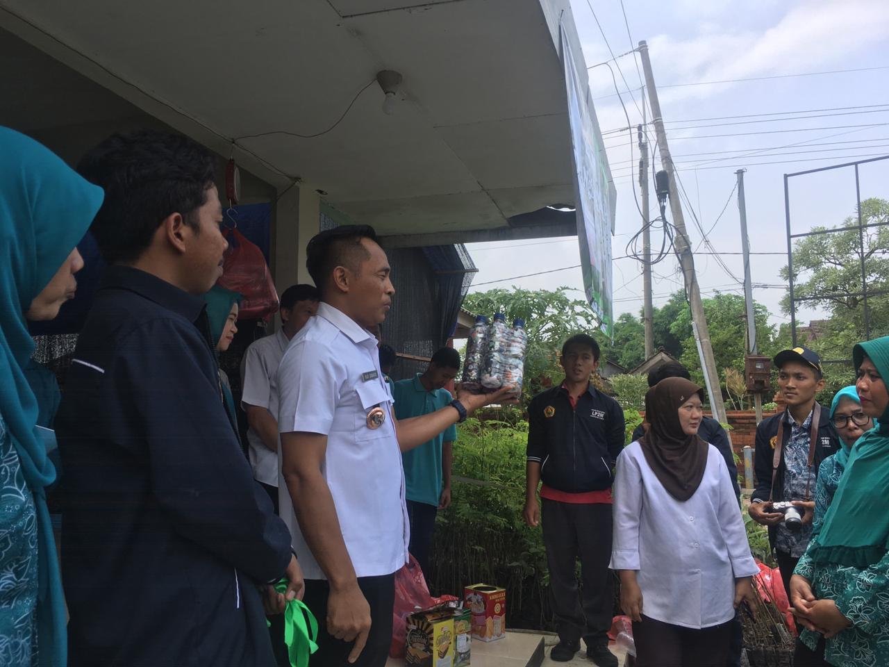 KKN Mahasiswa Unej, Launching Bank Sampah dan Spot Edukasi Lingkungan
