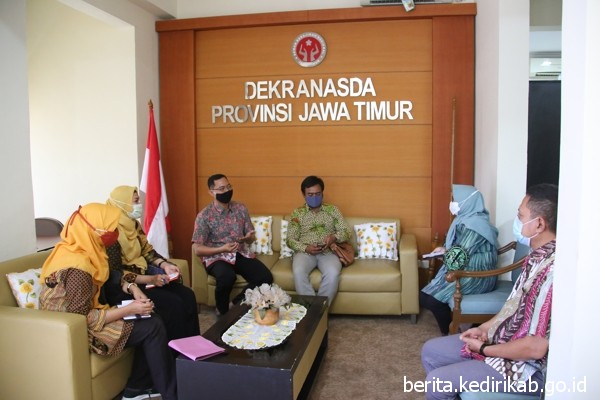 Dekranasda Kabupaten Kediri ‘Menimba Ilmu’ ke Dekranasda Jawa Timur