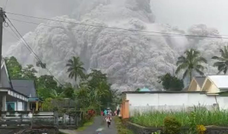 Erupsi Semeru, Ibu Hamil Dievakuasi ke Puskesmas