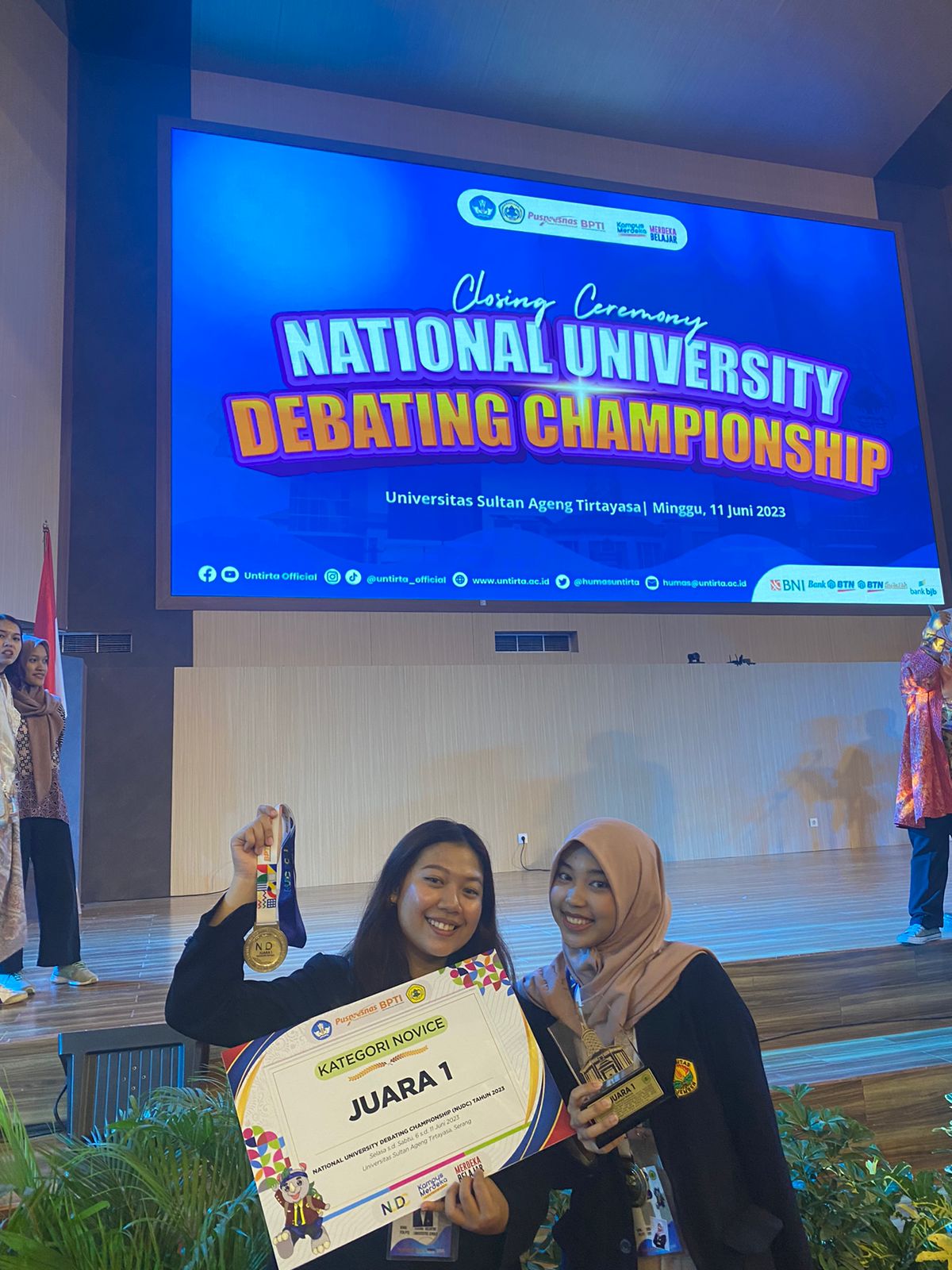 Tim Debat Universitas Jember Juara Pertama NUDC 2023