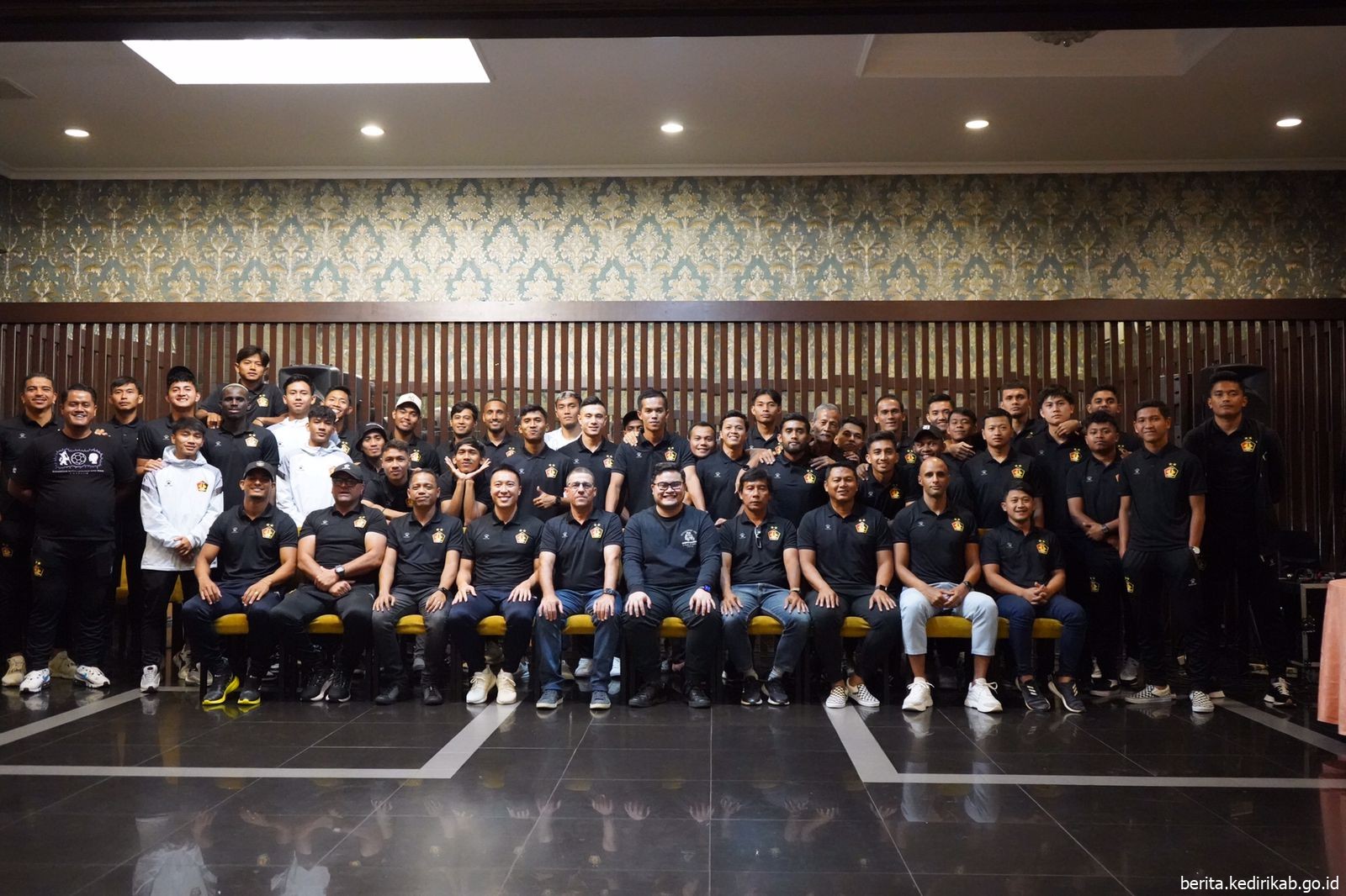 Jadi Dewan Pembina Persik, Mas Dhito Pikirkan Pembinaan Jangka Panjang Sepakbola Kediri