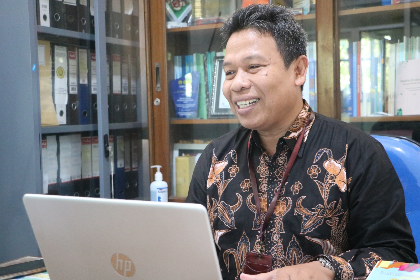 Kisah Sumani, dari Penggembala Kambing sampai Jadi Profesor di Unej