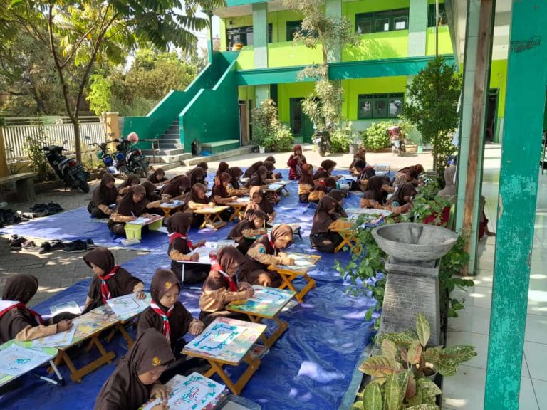 Lomba Mewarnai dan Seni Kaligrafi
