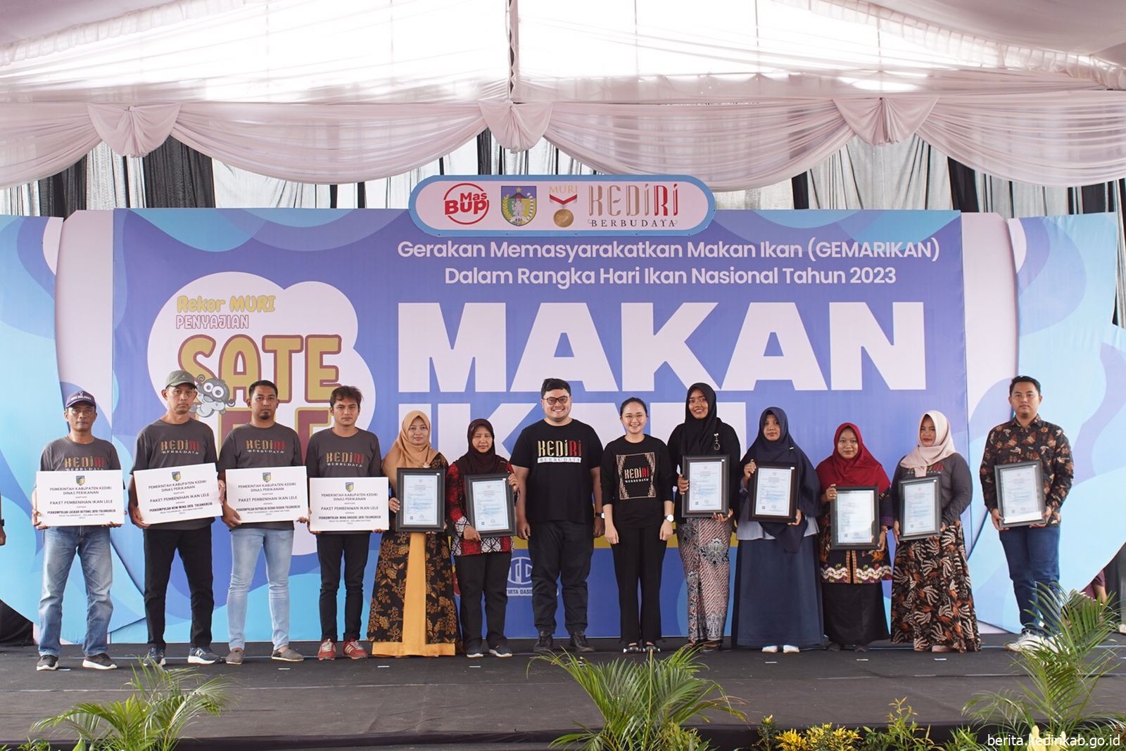 Kediri Pecahkan Rekor MURI Sate Lele, Mas Dhito Target Zero Stunting