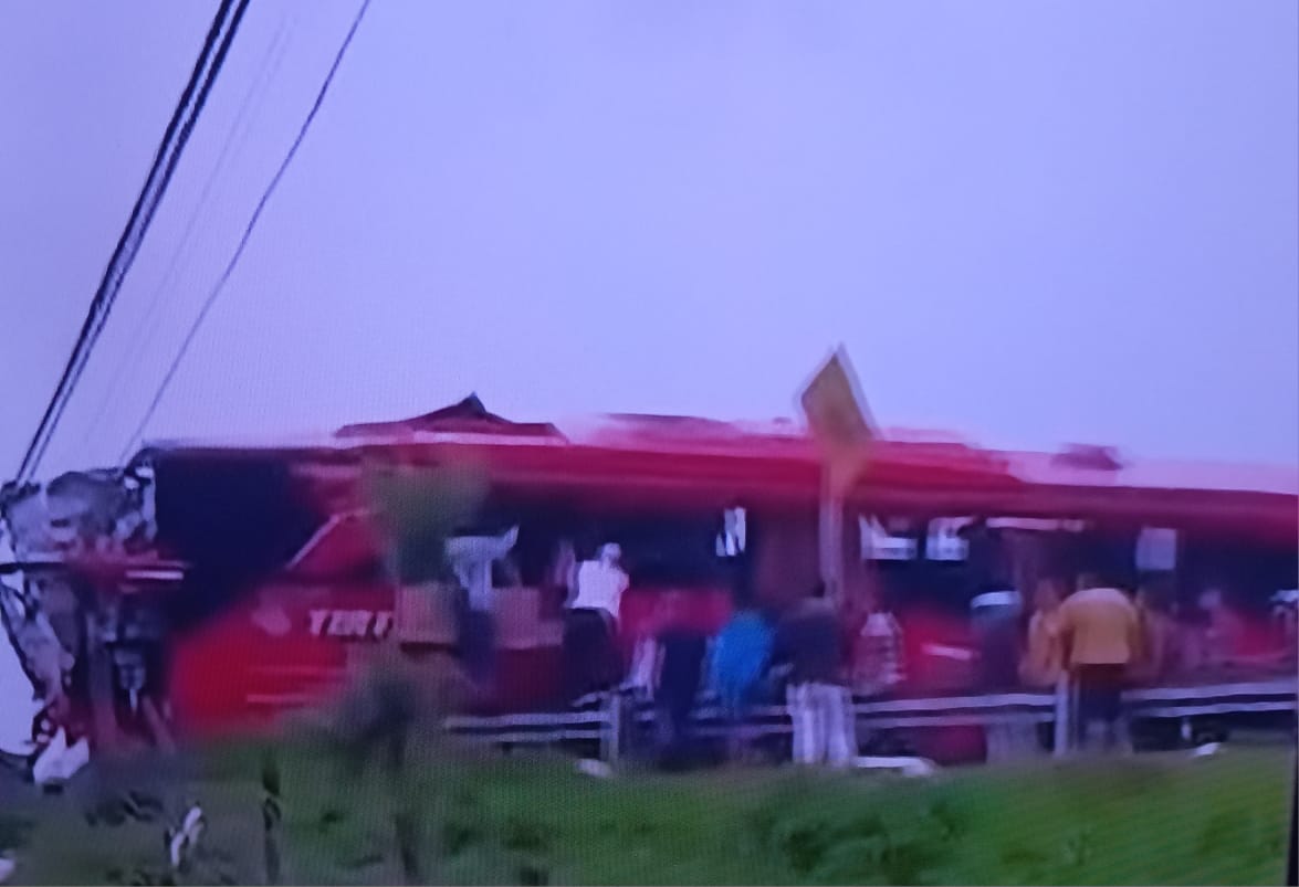 Bus Tertabrak Truk di Tol Pandaan-Malang Mengangkut Pelajar SMP IT Darul Quran Mulia Bogor