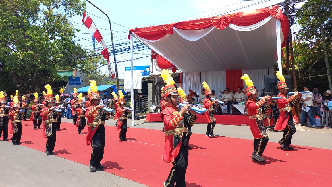 “El Vawwaz” MI Ma’arif NU Ngering Juara 2 Drumband Street Parade Bupati Pasuruan Cup 2025